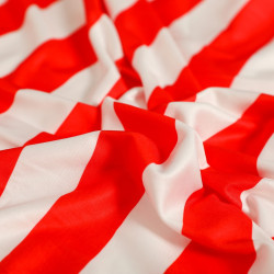 Stilingas Wally Kostiumas moterims: Išsiskirkite juostelėmis!