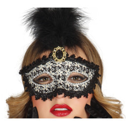 Juoda kaukė su plunksna