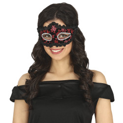 Juodai raudona kaukė