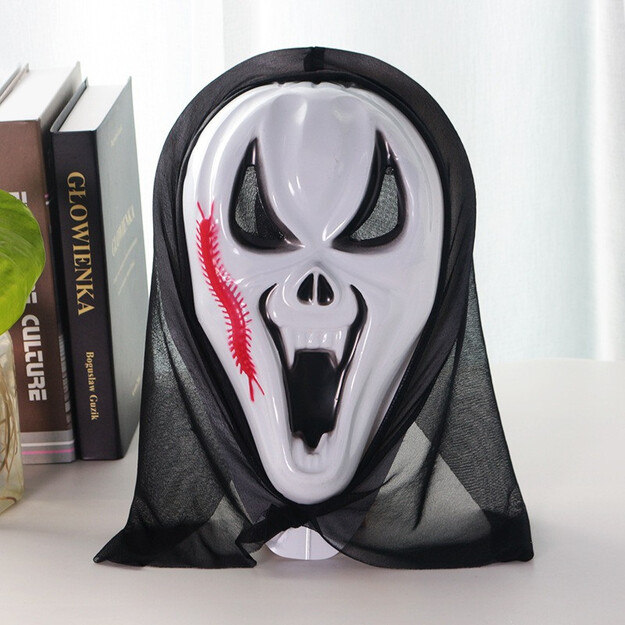 Hirmuta oma sõpru selle selgroogu kõditava Halloweeni maskiga!